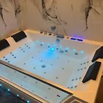 Ventura Luxury Πανσιόν 3*